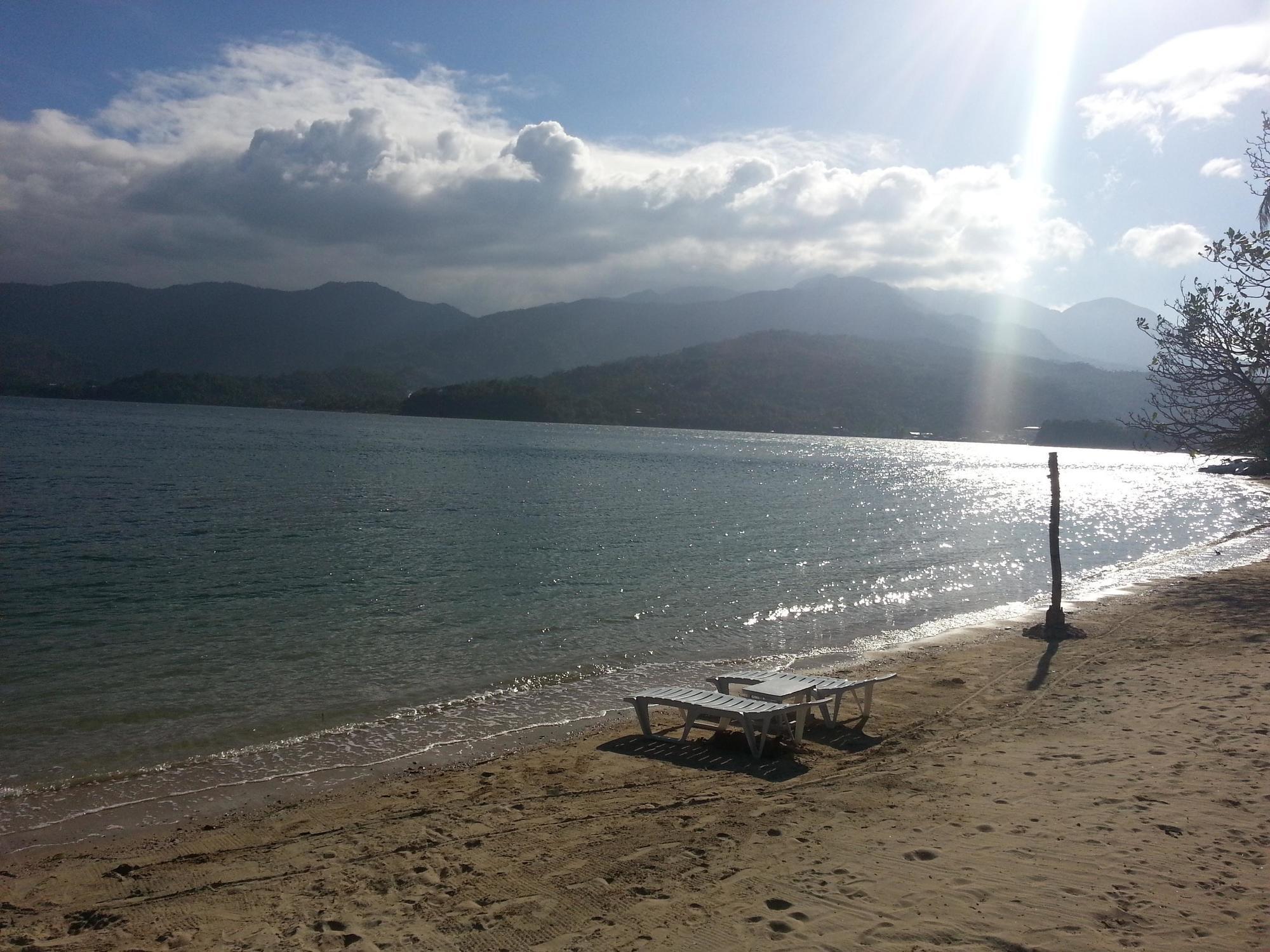 Dolphinbay Resort Puerto Galera Exterior foto